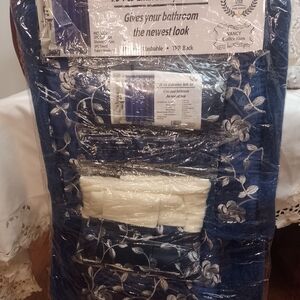 Blue and White Floral Bath Set